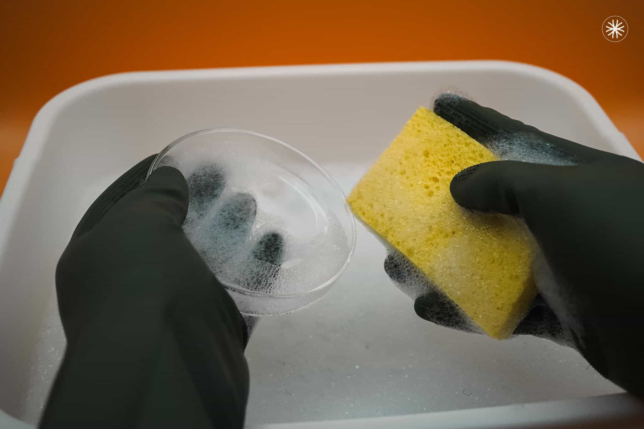 Washing petri dishes
